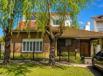 Casa de 4 ambientes, Quilmes · Chalet de 350 m. con 6 Ambientes