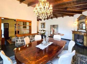 Casa · 450m² · 5 Dormitorios · 2 Cocheras · Casa La Falda Villa Eden Exclusiva Premium Centroeuropea Piscina
