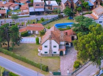 Casa · 450m² · 5 Dormitorios · 2 Cocheras · Casa La Falda Villa Eden Exclusiva Premium Centroeuropea Piscina