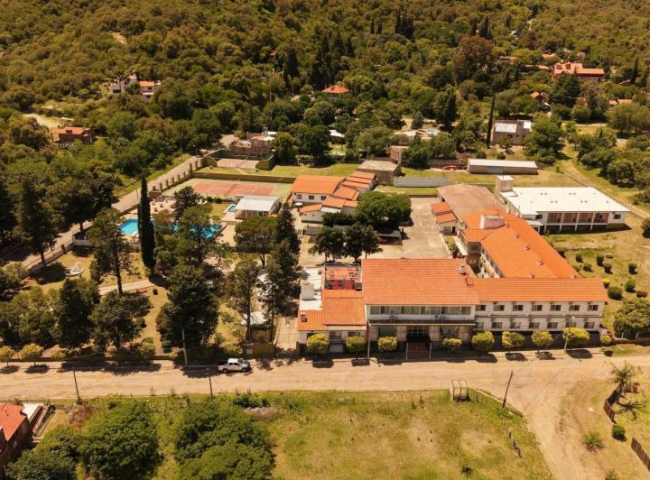 Hotel · 3000m² · 70 Ambientes · 35 Cocheras