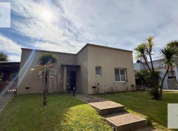 Casa · 116m² · 4 Ambientes · 1 Cochera · Oportunidad! Casa en Venta en Barrio Cerrado El Hornero. Apta Crédito Hipotecario.