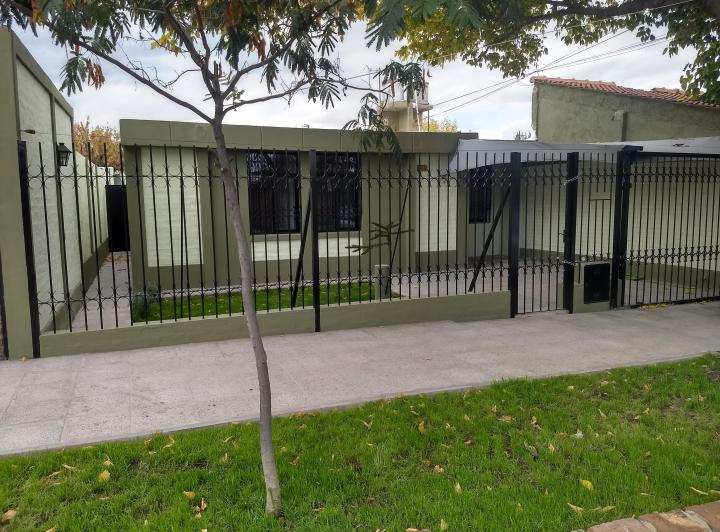 Casa · 80m² · 4 Ambientes · 1 Cochera
