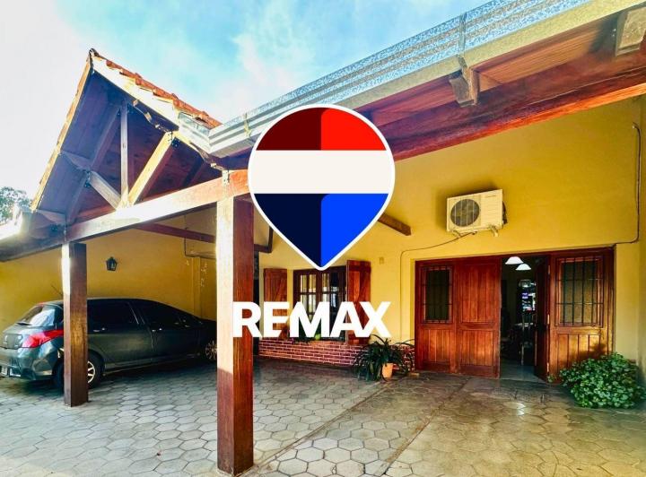 Casa · 140m² · 5 Ambientes · 3 Cocheras
