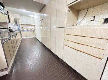 Casa · 200m² · 5 Ambientes · 1 Cochera · Se Vende Casa 3 Dorm. y Cochera en Barrancas