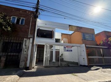 Casa · 270m² · 8 Ambientes · 1 Cochera · Venta Casa 5 Dorm. B° Centro