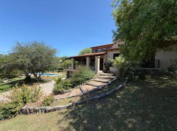 Casa · 300m² · 6 Ambientes · 1 Cochera · Casa Categoria 3 Dorm con Vista a Las Sierras