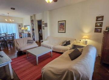 Casa · 224m² · 5 Ambientes · 1 Cochera · Venta Casa 5 Amb con Patio Cochera Apto Credito