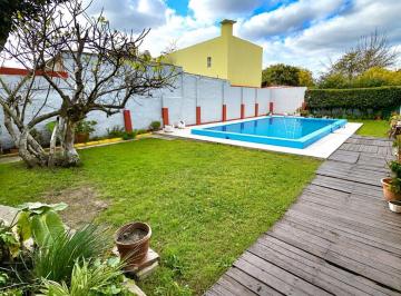Quinta vacacional · 159m² · 3 Dormitorios · 2 Cocheras · Venta Casa + Dpto + Galpon Moreno Paso del Rey