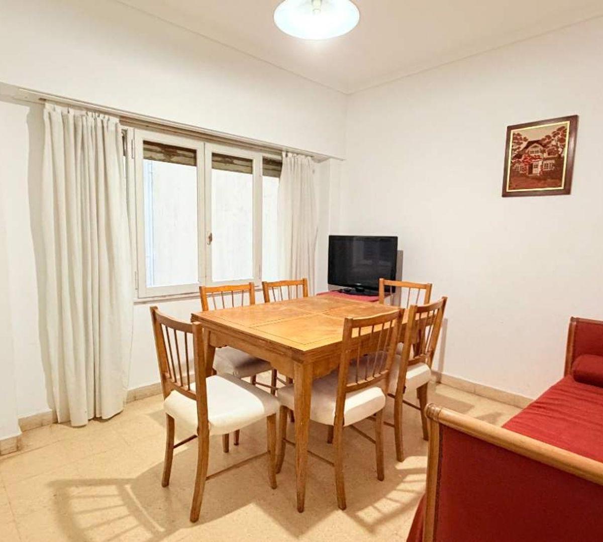 Depto 2 amb, 40m² con dependencia — Centro