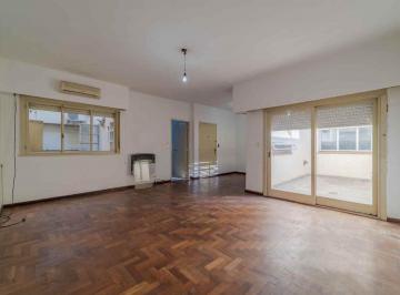 Departamento · 66m² · 3 Ambientes · Tres Amb. P. Baja con Dos Patios San Martin Centro