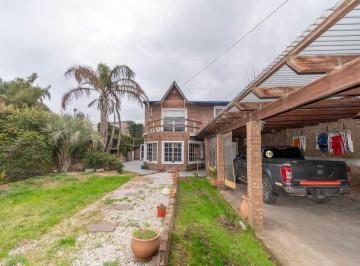 Casa · 236m² · 7 Ambientes · 3 Cocheras · Casa en Venta 3 Dorm. Ibarlucea