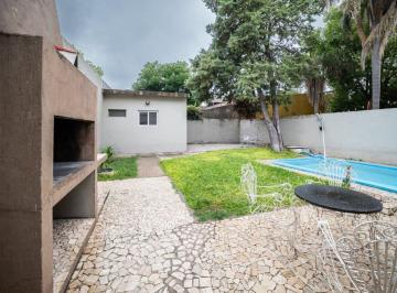 Casa · 180m² · 6 Ambientes · 1 Cochera · Venta Casa Baigorria 4 Dorm. Parque y Pileta