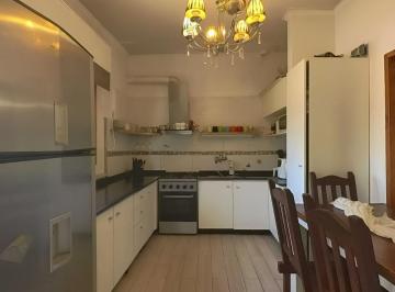 PH · 90m² · 4 Ambientes · PH en Venta de 3 Dorm. con Terraza