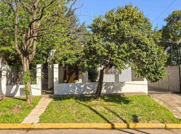 Casa · 267m² · 4 Ambientes · 4 Cocheras · Venta Casa 4 Ambientes con Galpon Lomas de Zamora
