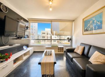 Foto1 · En Venta en Edificio Santos Dumont, Apartamento de 1 Dormitorio y Medio en Punta del Este