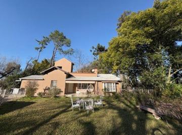 Quinta vacacional · 120m² · 3 Dormitorios · 2 Cocheras · Venta Casa Quinta Campana