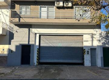 Depósito · 200m² · Deposito + Casa 3 Ambientes con Quincho y Terraza