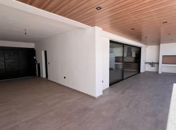 Casa · 171m² · 5 Ambientes · 2 Cocheras · Venta Casa Rincones de Manantiales, con Seguridad