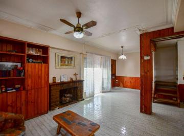PH · 162m² · 6 Ambientes · 1 Cochera · PH en Venta La Plata 3 Dorm.