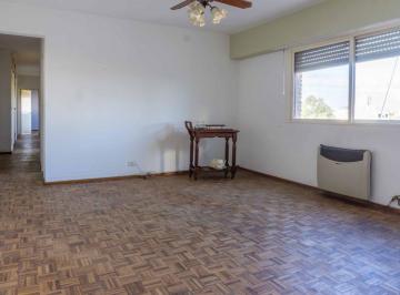 Departamento · 76m² · 4 Ambientes · Departamento en Venta La Plata 3 Dorm.