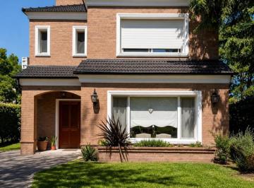 Casa · 200m² · 5 Ambientes · Casa en Venta 5 Ambientes Country Banco Provincia