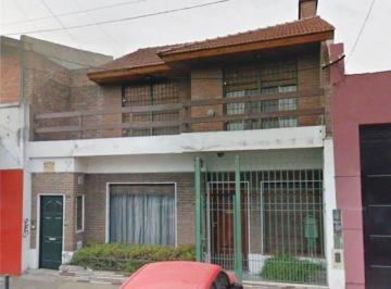 Casa · 130m² · 4 Ambientes · Casa en Venta Al Frente, en 2 Plantas Temperley E