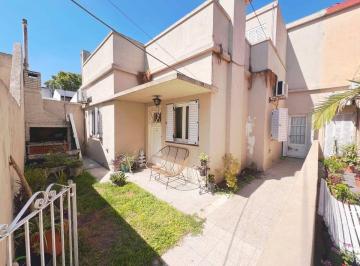 PH · 90m² · 4 Ambientes · Impecable PH 4amb. C/patio. Terraza Propia de 135 m²