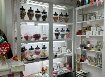 Fondo de comercio · 27m² · Venta de Fondo de Comercio Chocolateria y Freseria