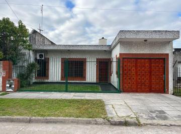 Casa · 120m² · 4 Ambientes · 1 Cochera · Venta Casa 4 Ambientes Patio Cochera San Justo