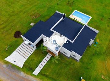 Casa · 3000m² · 6 Ambientes · Casa en Estancia Villa Maria