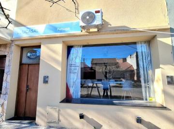 Oficina comercial · 92m² · Casa en Venta en Pehuajó