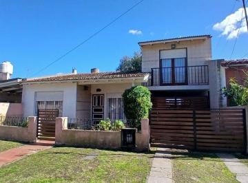 Casa · 130m² · 3 Ambientes · 1 Cochera · Venta Casa 3 Amb + Dpto 2 Amb y Parque, Faro Norte
