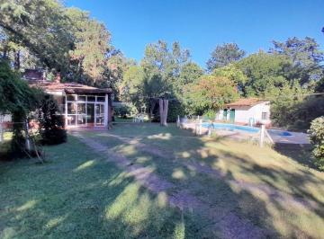 Casa · 102m² · 3 Ambientes · Casa Quinta + Casa Huéspedes - Pileta - Quincho
