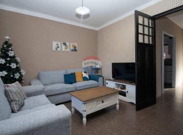 Casa · 104m² · 6 Ambientes · 1 Cochera · Venta Casa en La Unión 4 Dorm.