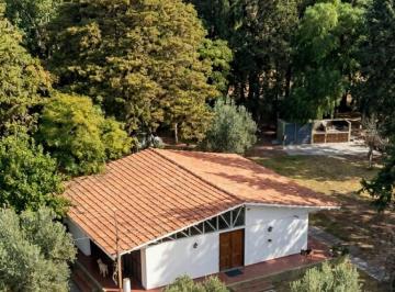 Casa · 198m² · 5 Ambientes · Venta Casa Chalet