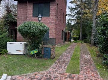 Casa de 3 ambientes, Cañuelas · Casa en Venta con 3 Dorm. en Venta en Club de Campo La Martona