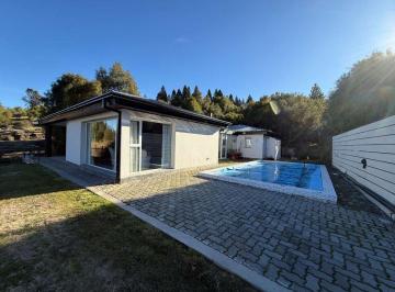 Casa · 200m² · 6 Ambientes · 1 Cochera · Casa en Esquel - Apto Crédito - Villa Ayelén