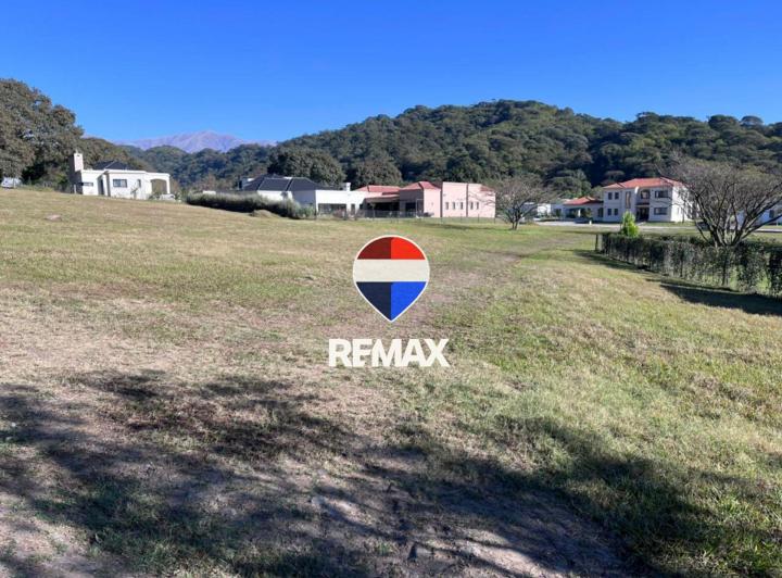Terreno · 1280m²