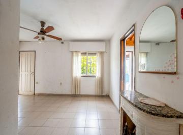 Casa · 131m² · 5 Ambientes · 2 Cocheras · Venta Casa 5 Ambientes Apto Crédito Jardín Pileta