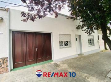 Casa · 144m² · 8 Ambientes · 1 Cochera · Venta de Casa - 3 Dorm - Garage - Av Principal