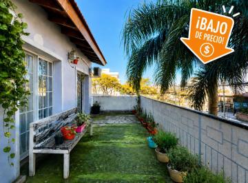 Casa · 186m² · 8 Ambientes · 2 Cocheras · Venta / Permuta Casa - 3 Viviendas y 1 Local