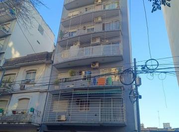Departamento de 2 ambientes, Caballito · Dos Ambientes Exclusivo, Piso Alto (No Último) con Balcón y Cochera Impecable Estado - Apto Credito