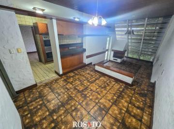 Casa · 333m² · 6 Ambientes · 3 Cocheras · Venta Casa de 6 Ambientes en 3 Plantas con Jardín, Parrilla y Garaje en Villa Lugano - Apto Crédito