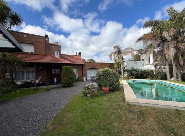 Casa de 4 ambientes, Chascomús · Propiedad Única a Dos Cuadras de La Laguna (Barrio San José)