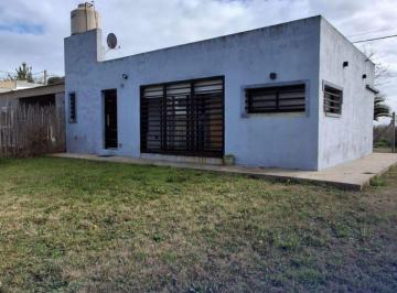 Casa de 1 ambiente, La Plata · Alquiler Casa 2 Dorm., con Patio y Cochera Descubierta, Arana