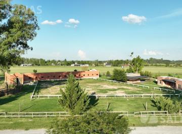 Casa · 730m² · 3 Dormitorios · Caballerizas Frente Al Polo en El Malacate