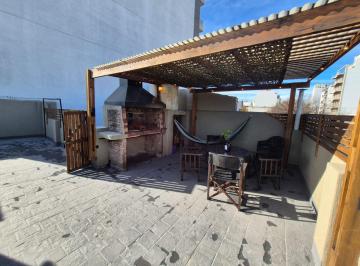 Casa · 105m² · 5 Ambientes · Casa 5 Ambientes Venta Floresta Patio Terraza Parr