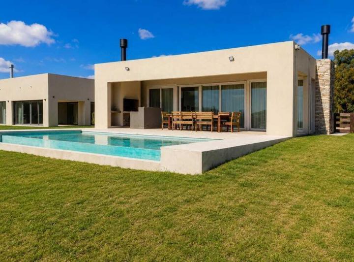 Casa · 200m² · 4 Ambientes