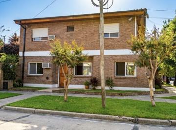 Casa · 212m² · 4 Ambientes · 1 Cochera · Casa 4 Ambientes con Cochera en Venta, en Olivos