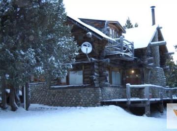 Casa · 165m² · 5 Ambientes · 2 Cocheras · Casa en Venta - 2 Dorm. 2 Baños - 1.268 m² - Villa Llao Llao, San Carlos de Bariloche